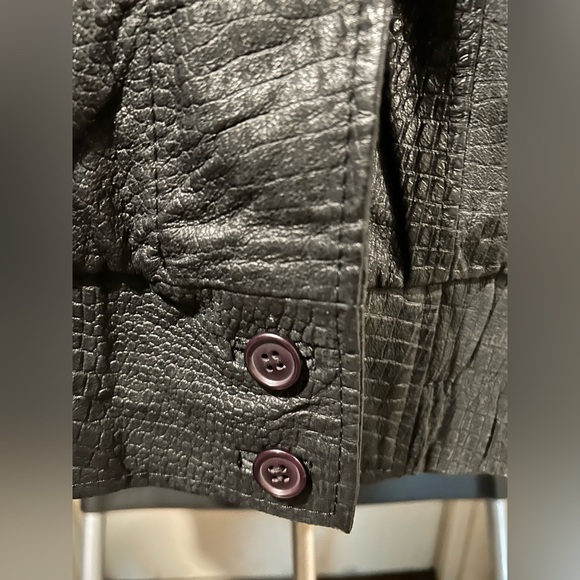 Men's Textured Black High-Neck Bomber Jacket - Picture 5 of 8